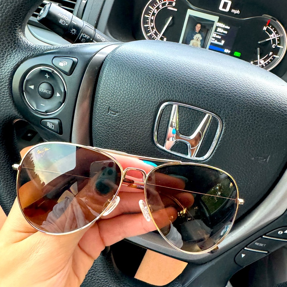 Maui Jim sunglasses! New !! Worn only a few times